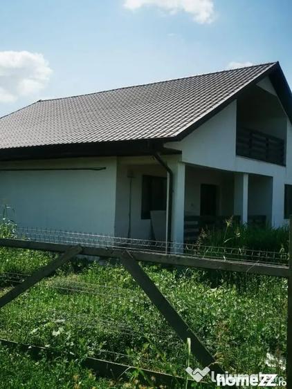 Casă cu 4 camere cu Teren 515 Mp în Braniștea