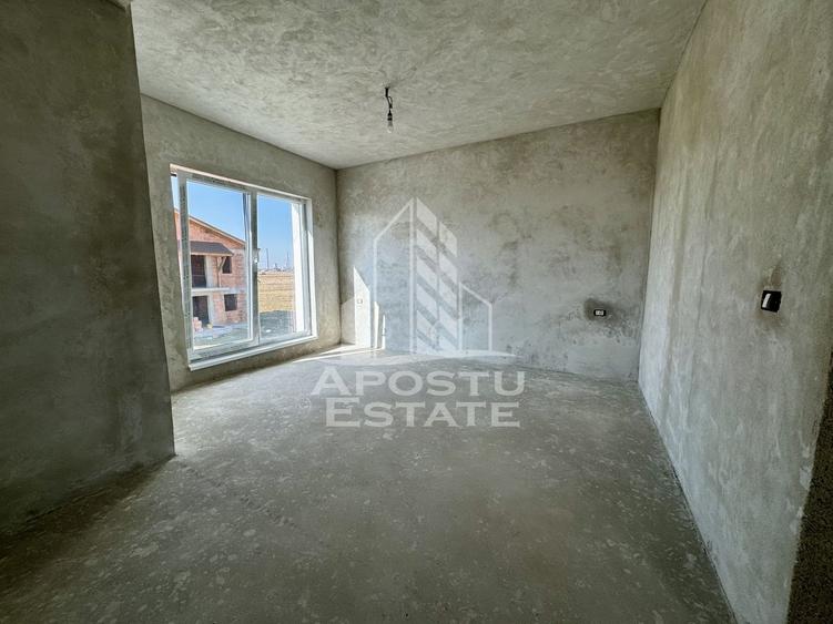 Duplex cu 4 camere cu Canalizare în Giroc