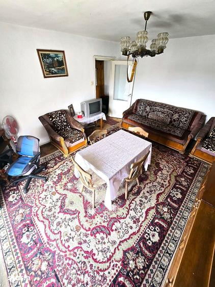 Apartament 2 camere semidecomandat, Micro 16 Str. Universului nr. 8 - 1