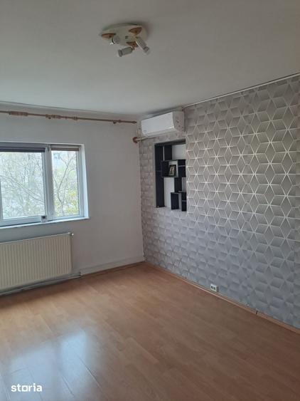 Apartament cu 2 camere decomandat în Sud
