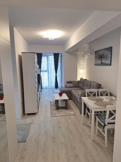 Apartament cu 2 camere decomandat, mobilat în Central