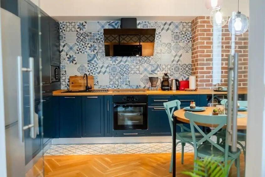 Apartament cu 3 camere decomandat în Universitate