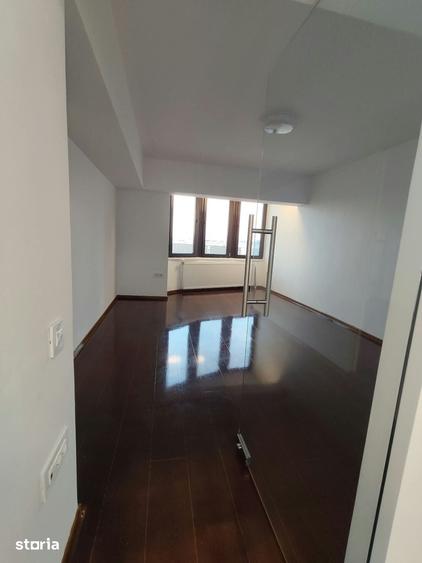 Apartament cu 6 camere în Unirii