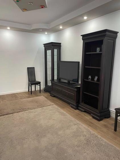 Apartament cu 4 camere decomandat în Faleza Nord