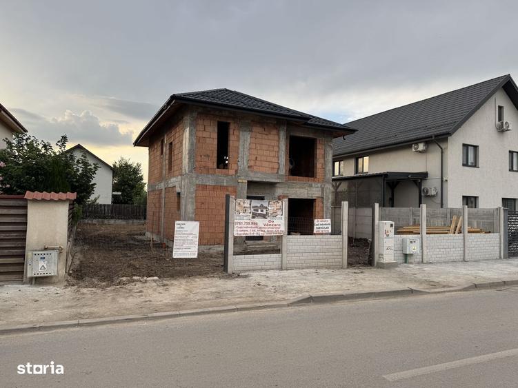 Casă cu 4 camere cu Teren 426 Mp în Central