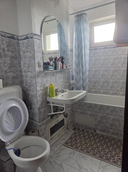 Apartament cu 2 camere semidecomandat în Astra