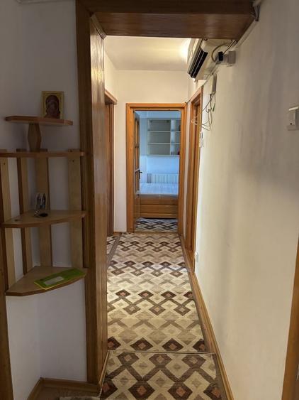Apartament cu 3 camere decomandat în Nicolina