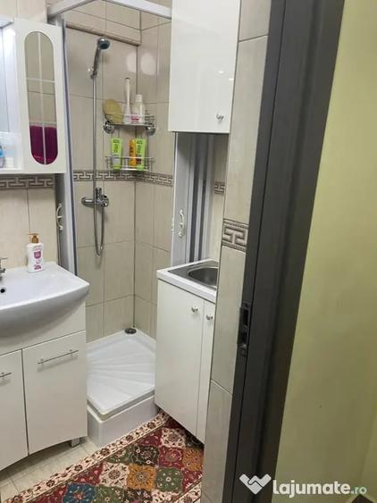 Garsonieră decomandată în Central