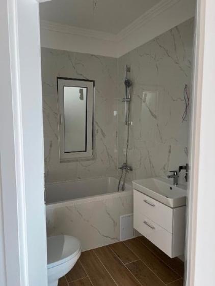 Apartament cu 3 camere decomandat în Torontalului
