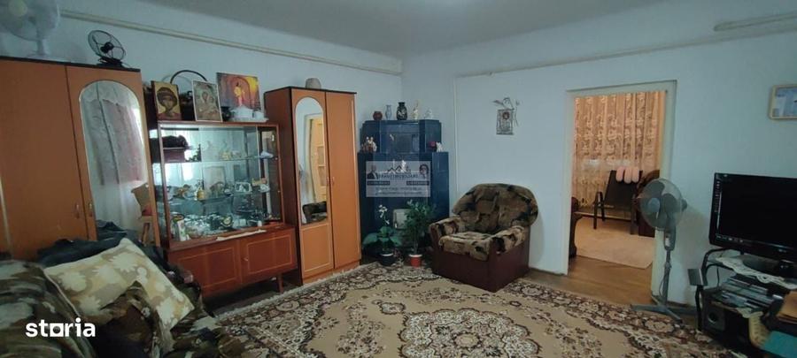 Casă cu 3 camere în Central