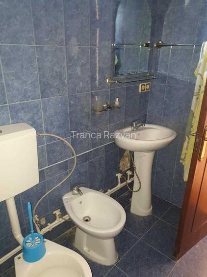 Casă cu 4 camere în Deveselu