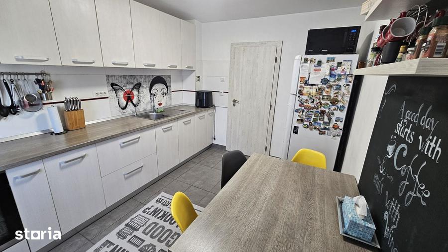 Apartament cu 4 camere decomandat în Tomis III