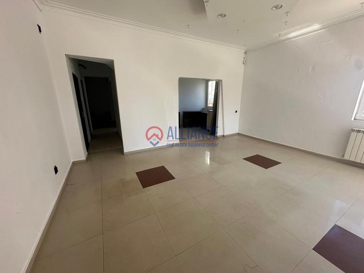 Spațiu comercial, de 60 mp, în Central