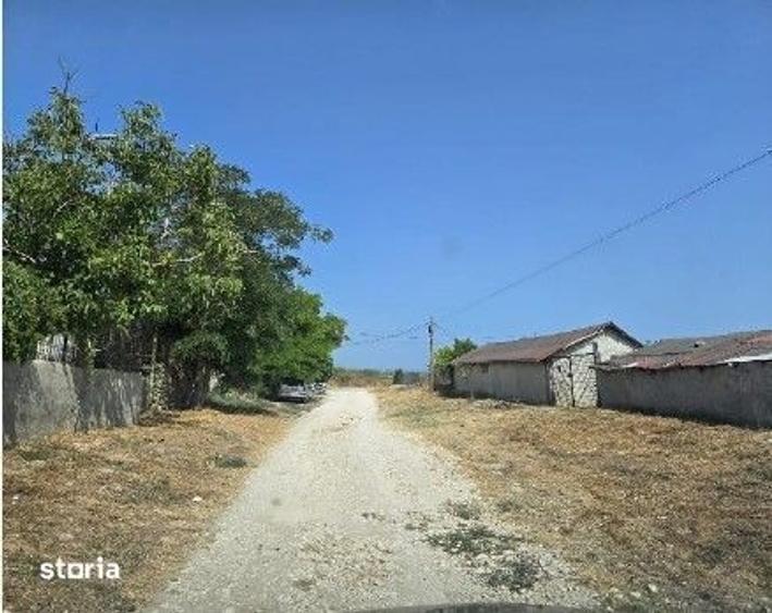 Casă cu 2 camere cu Teren 1722 Mp în Corbu