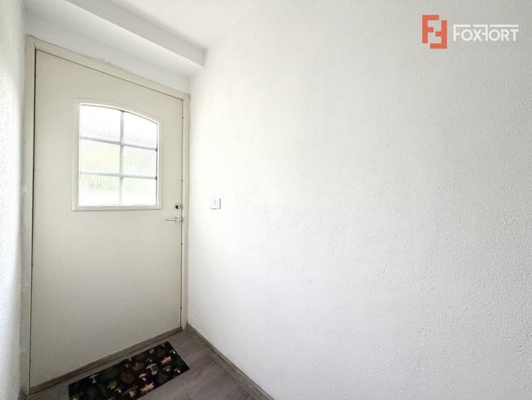 Casă individuală cu 5 camere cu Teren 735 Mp în Sânmihaiu Român