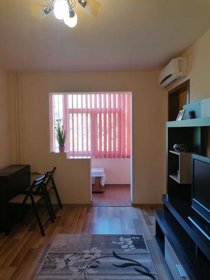Apartament cu 2 camere semidecomandat în Palazu Mare