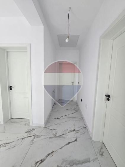Casă individuală cu 4 camere cu Teren 350 Mp în Sud-Est