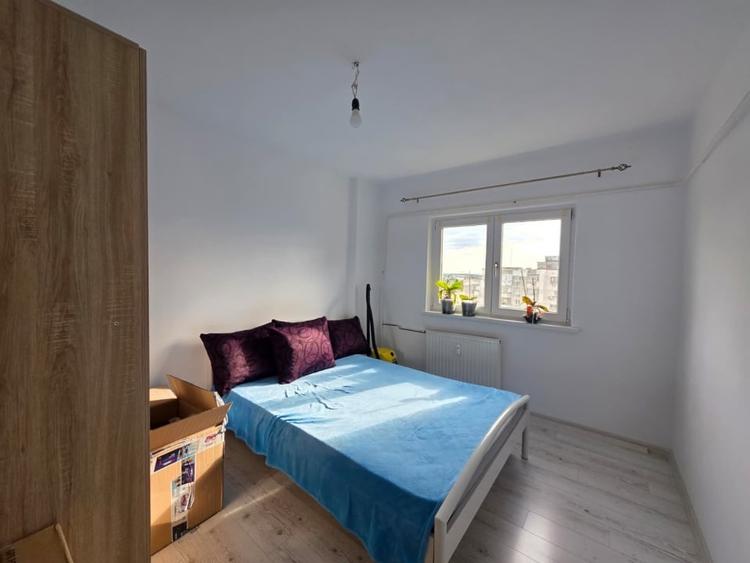 Apartament cu 3 camere decomandat, mobilat în Republicii