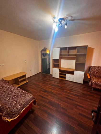 Apartament cu 2 camere, etajul 3/4, zona Alexandru cel Bun - 3