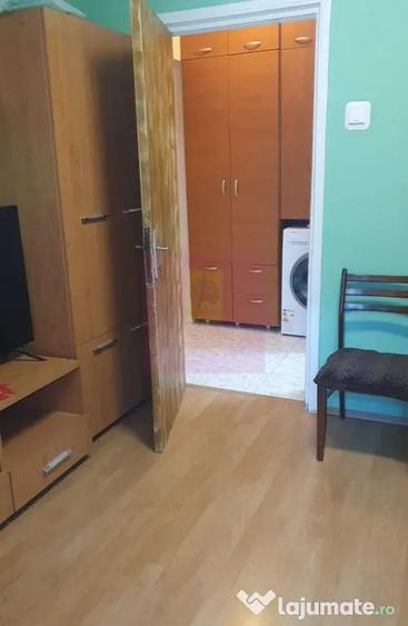 Apartament cu 3 camere decomandat în Morarilor
