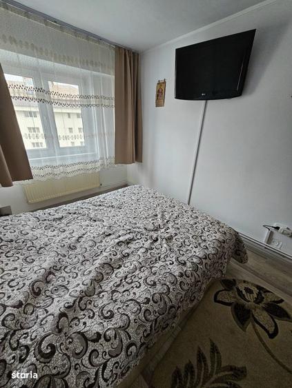 Apartament cu 4 camere semidecomandat în Central
