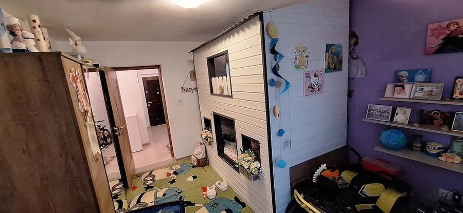 Apartament cu 3 camere decomandat în Șelimbăr