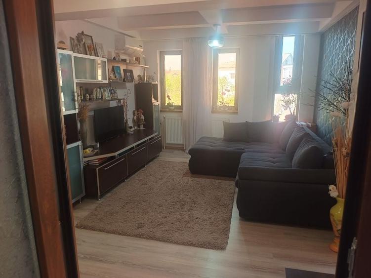 Apartament cu 2 camere semidecomandat în Racova