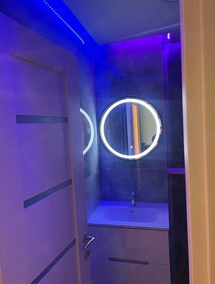 Apartament cu 3 camere semidecomandat în Soarelui