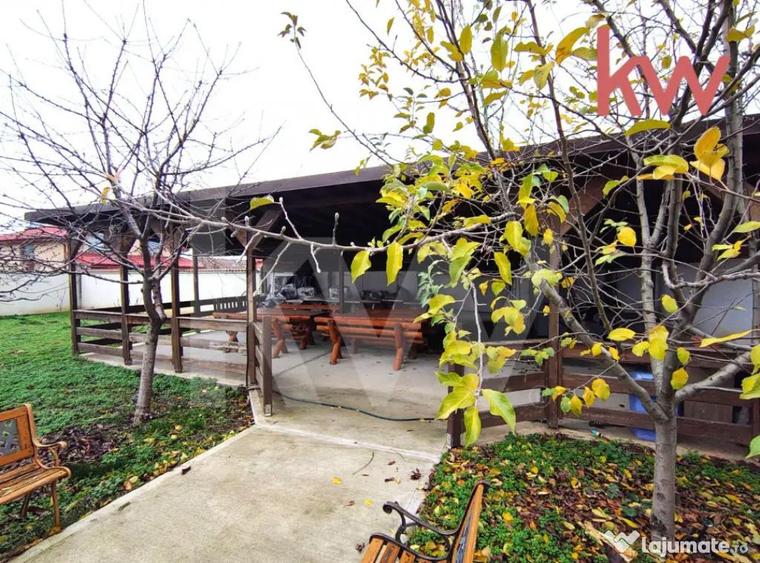 Casă cu 7 camere cu Teren 1170 Mp în Cârcea
