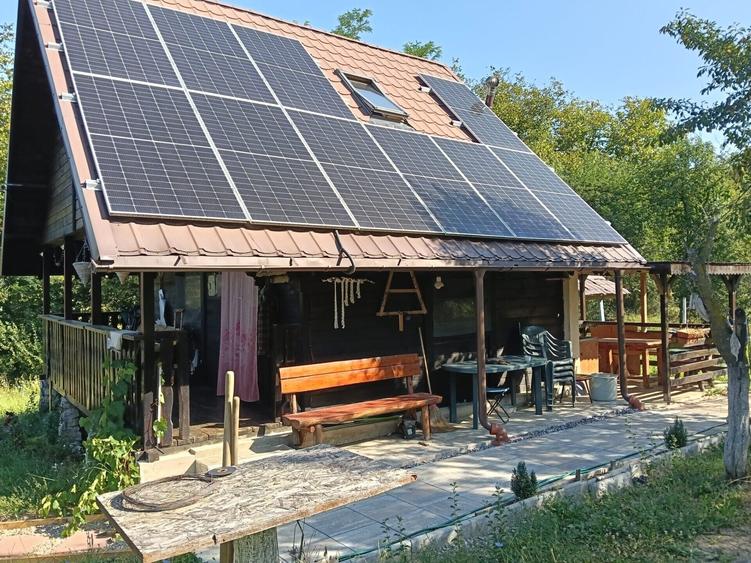 Casă individuală cu 2 camere cu Teren 2451 Mp în Sângeru