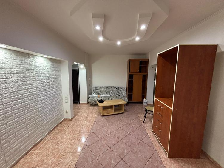 Apartament cu 3 camere semidecomandat, mobilat în Brâncoveanu
