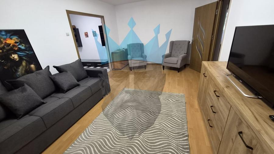 Apartament cu 4 camere semidecomandat, mobilat în Baba Novac