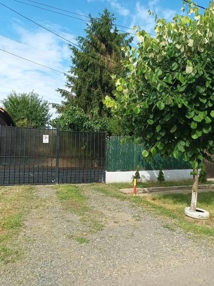 Casă cu Teren 1321 Mp în Nana