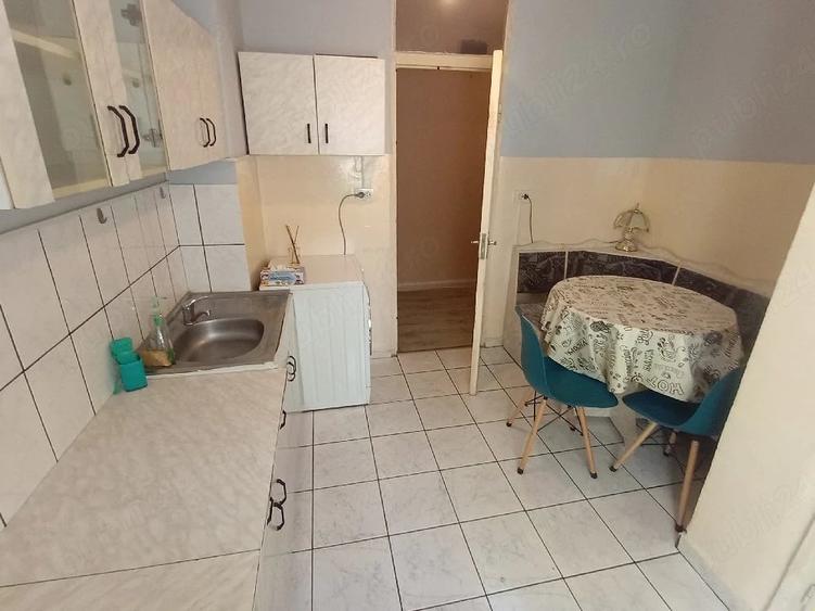 Apartament cu 2 camere semidecomandat în Girocului