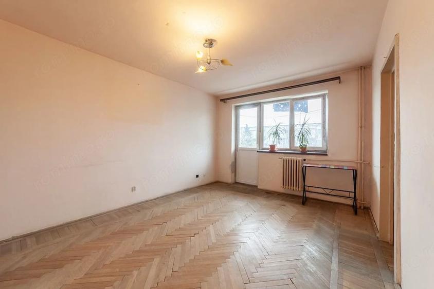 Apartament cu 3 camere decomandat în Războieni