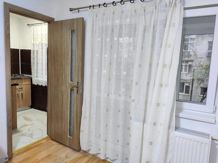 Garsonieră semidecomandată în Peneș Curcanul