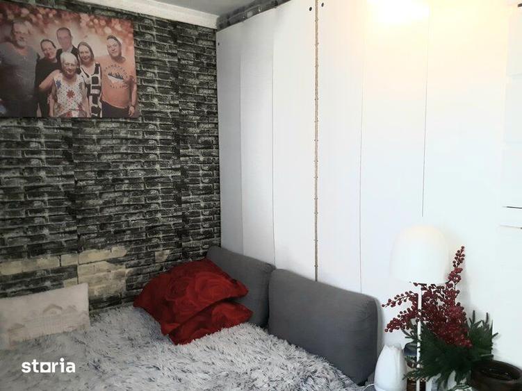 Apartament cu 2 camere semidecomandat, mobilat în Tei