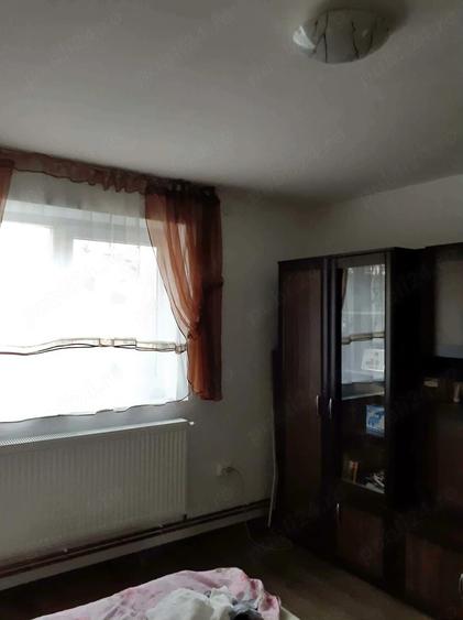 Casă cu Teren 802 Mp în Teiu