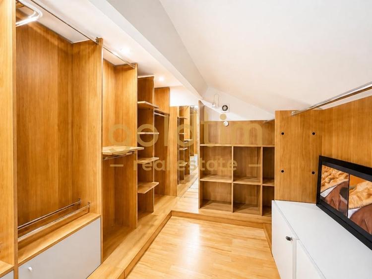 Duplex cu 6 camere cu Piscina în Iancu Nicolae
