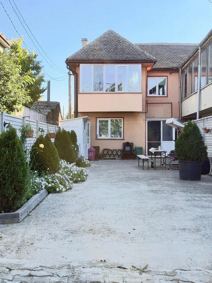 Casă cu Teren 204 Mp în Central
