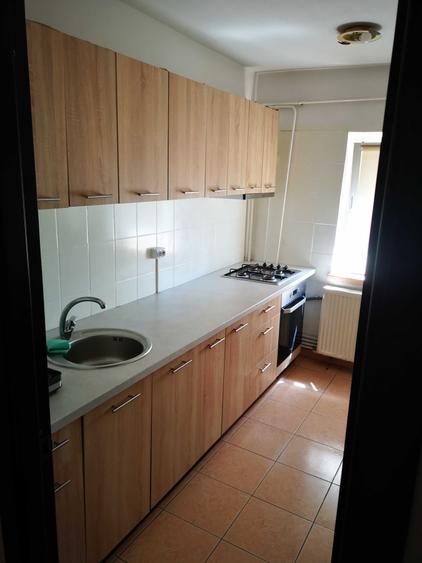 Apartament cu 2 camere semidecomandat în Brazda lui Novac