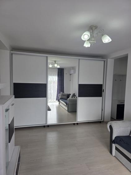 Apartament cu 2 camere semidecomandat în Giroc