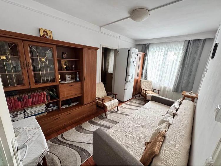 Apartament cu 2 camere nedecomandat în Tătărași