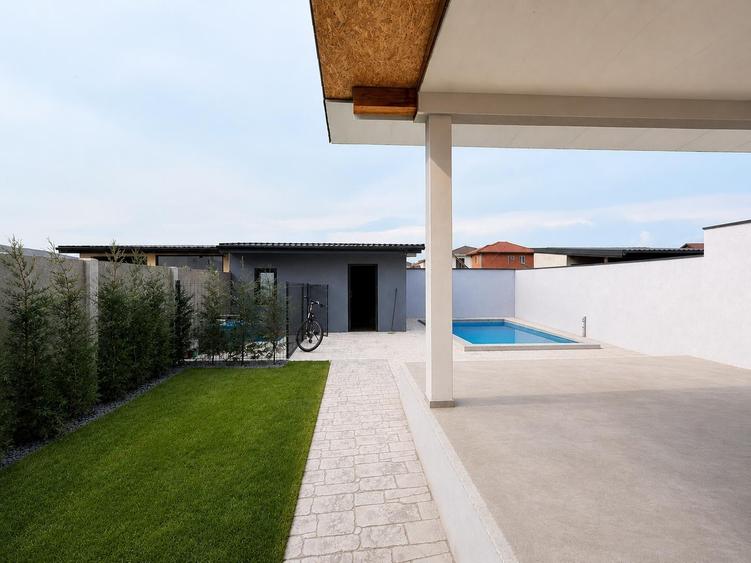 Casă individuală cu 4 camere cu Piscina în Giroc