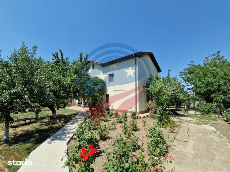 Casă cu 5 camere cu Teren 2936 Mp în Coșoveni
