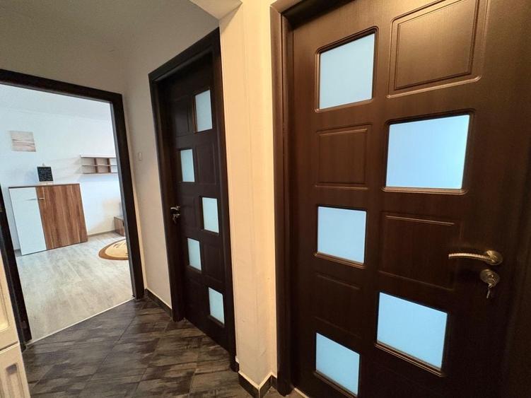 Apartament cu 2 camere decomandat în Drumul Taberei