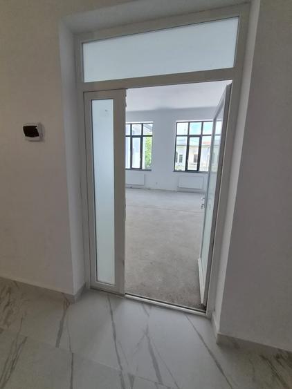 Birou, de 1,200 mp, în Cișmigiu