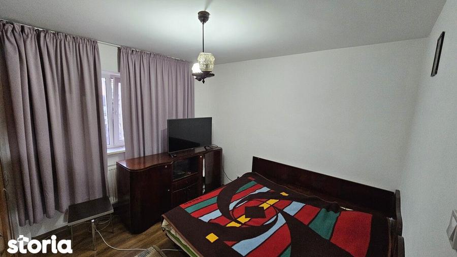 Blv BUCURESTI - 2 camere decomandat ,7/8 , liber -71500 euro - 5
