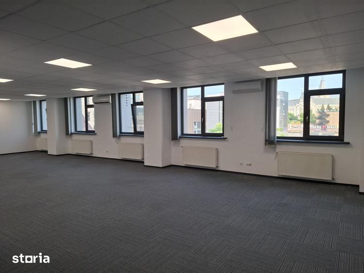 Spațiu comercial, de 372 mp, în Central