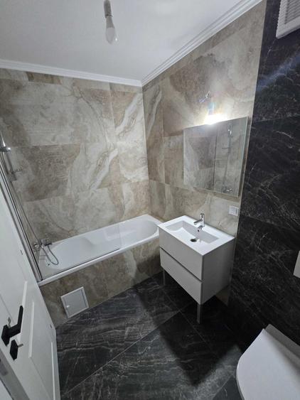 Apartament cu 4 camere decomandat în Exterior Vest